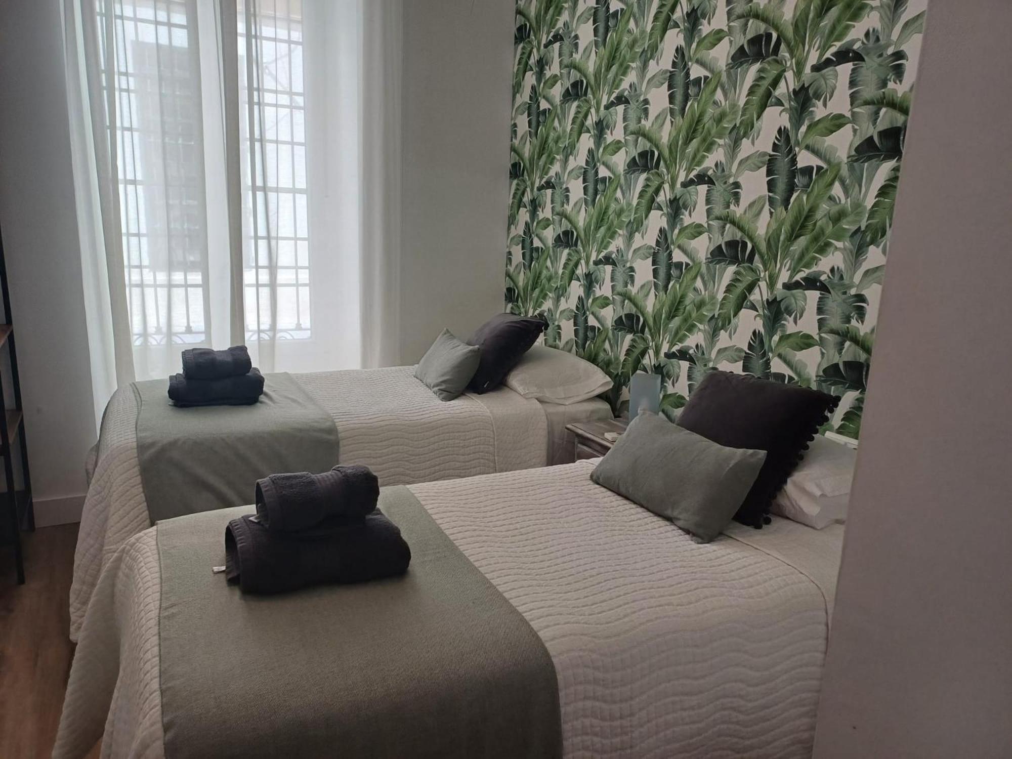 Apartamento La Merced Малага Екстериор снимка